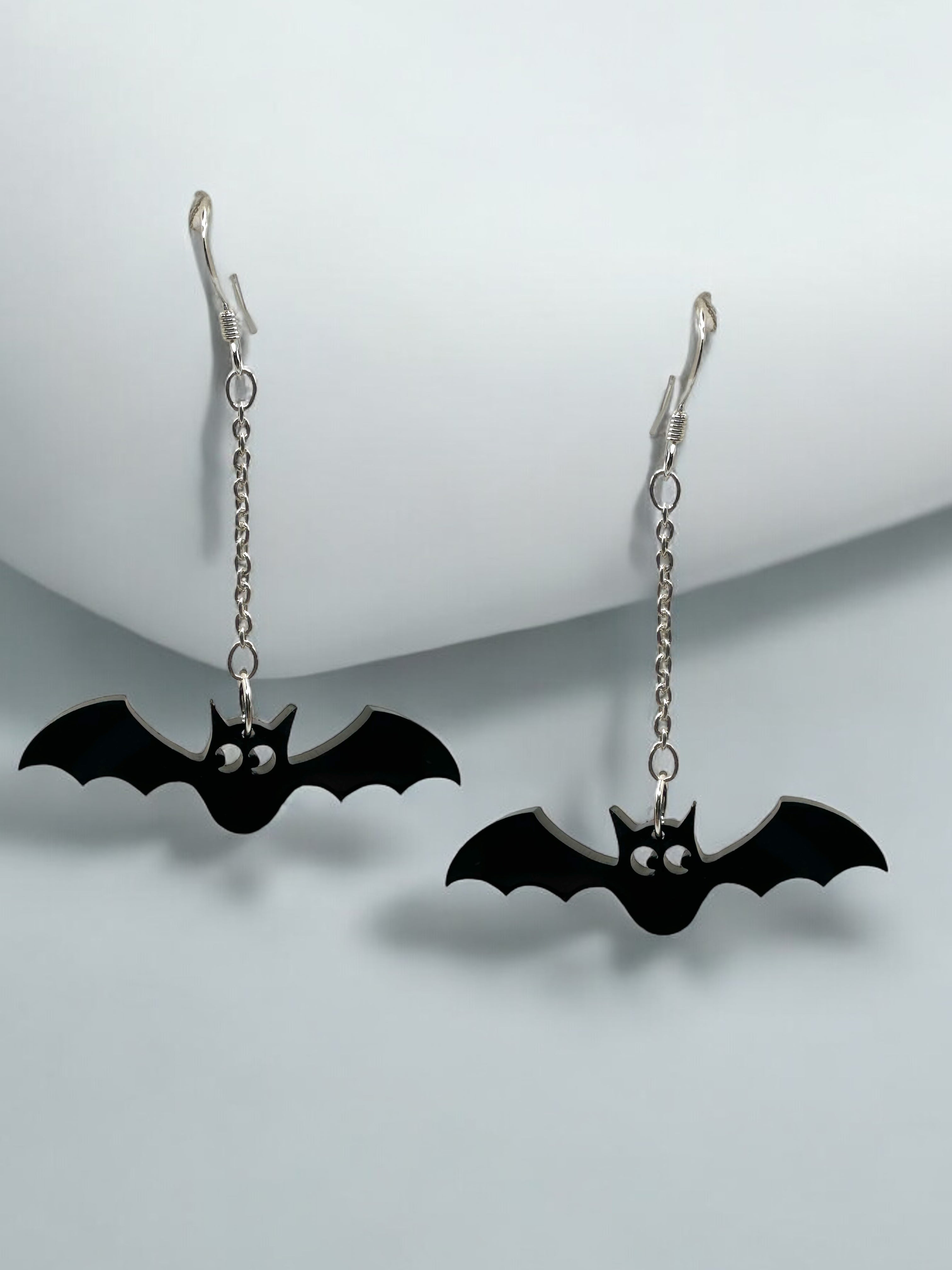 Dangling Bat's Halloween Earring