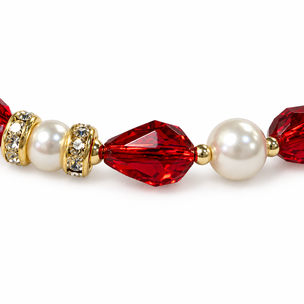 Central crystal and pearl detail